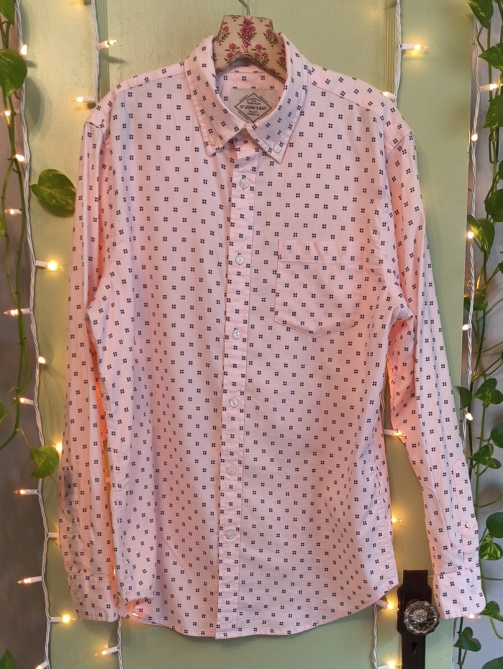 Women's St. John's Bay Comfort Stretch Light Pink Navy Dot Clusters Button Up M